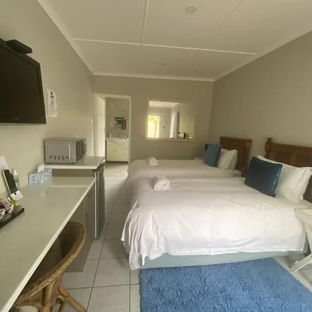 Busa Guest House Іст-Лондон Екстер'єр фото